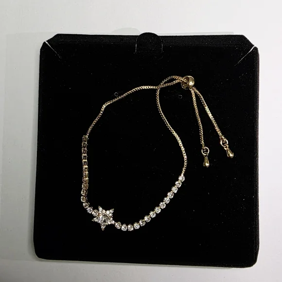 Sparkling Star Adjustable Gold Bracelet - Picture 1 of 3